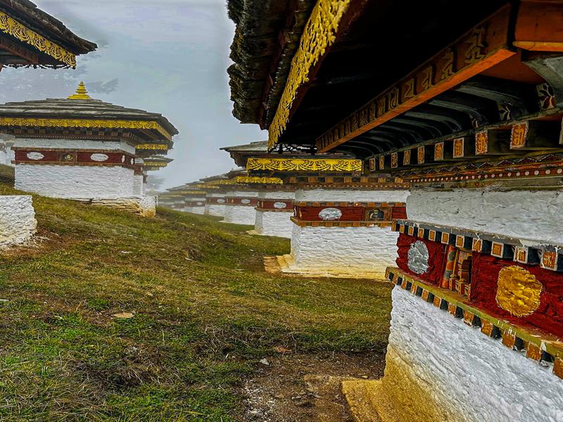 Stupas on the pass