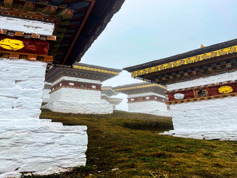 Stupas on the pass