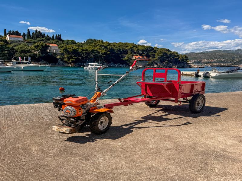 Interesting tractor cart