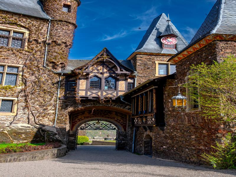 Cochem castle courtyard