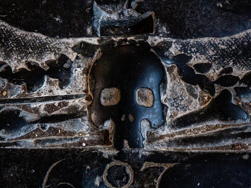 Engraving on the grave stone floor