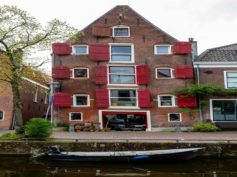 A home on the canal