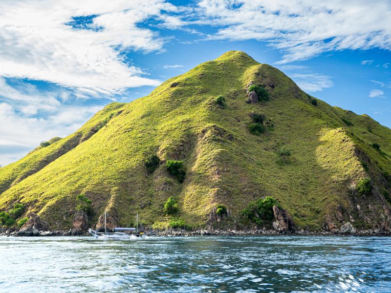 The next day we took a boat trip all day through the islands