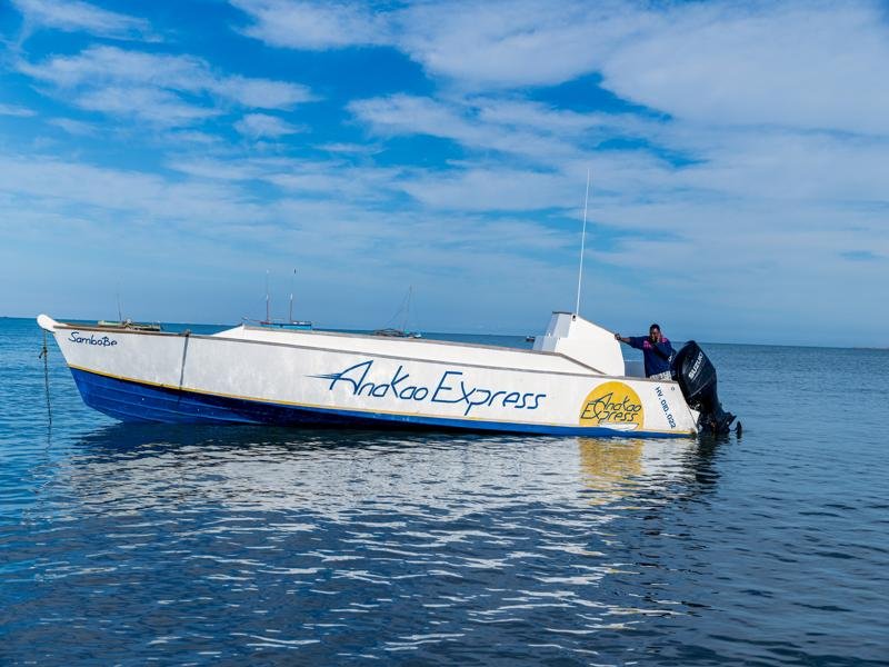 The next morning we caught the express boat to Anakao