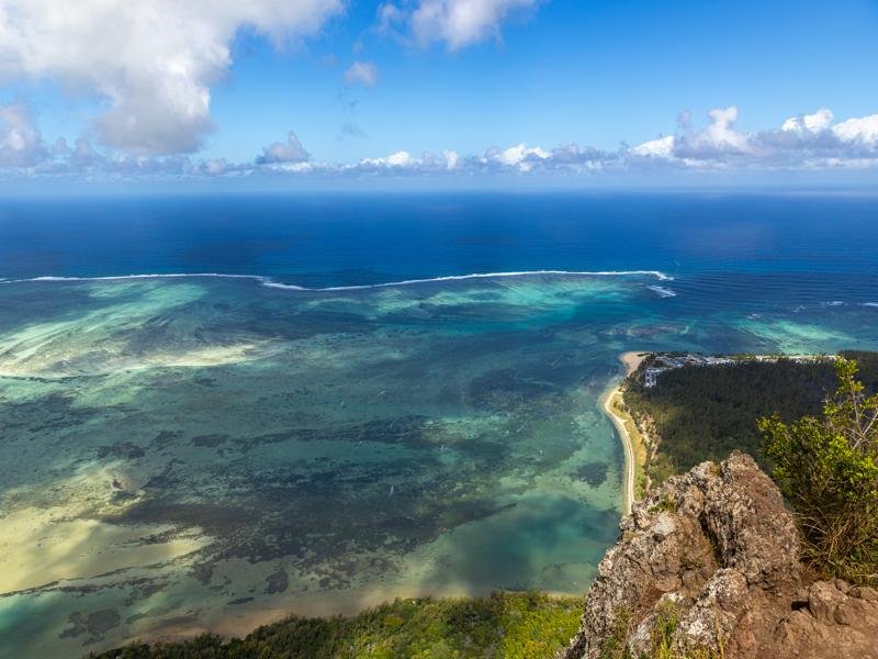 The underwater waterfall