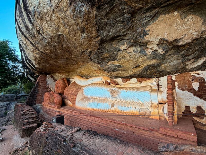 Reclining Buddha part way up the hike