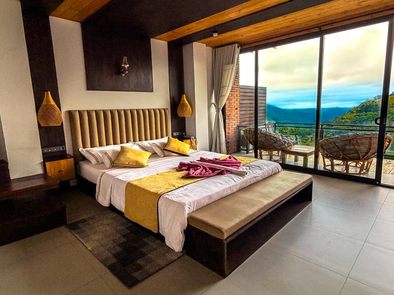 Finally we made it to Ella, this was our room with great view!