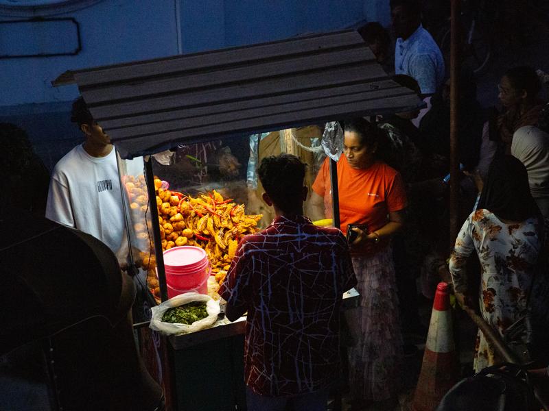 Street vendor in Galle