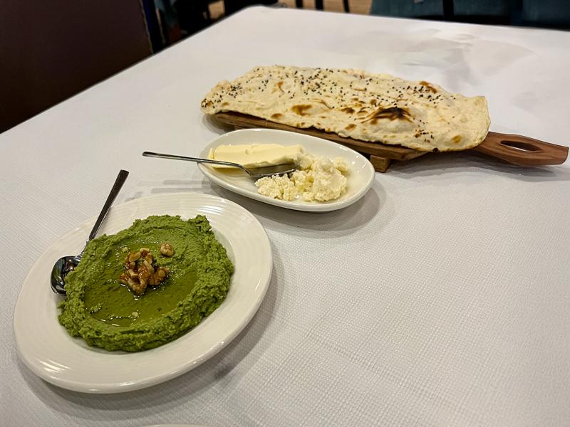 Avocado hummus spread